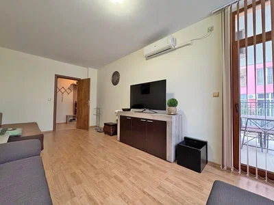 Salon; parquet, lumière naturelle