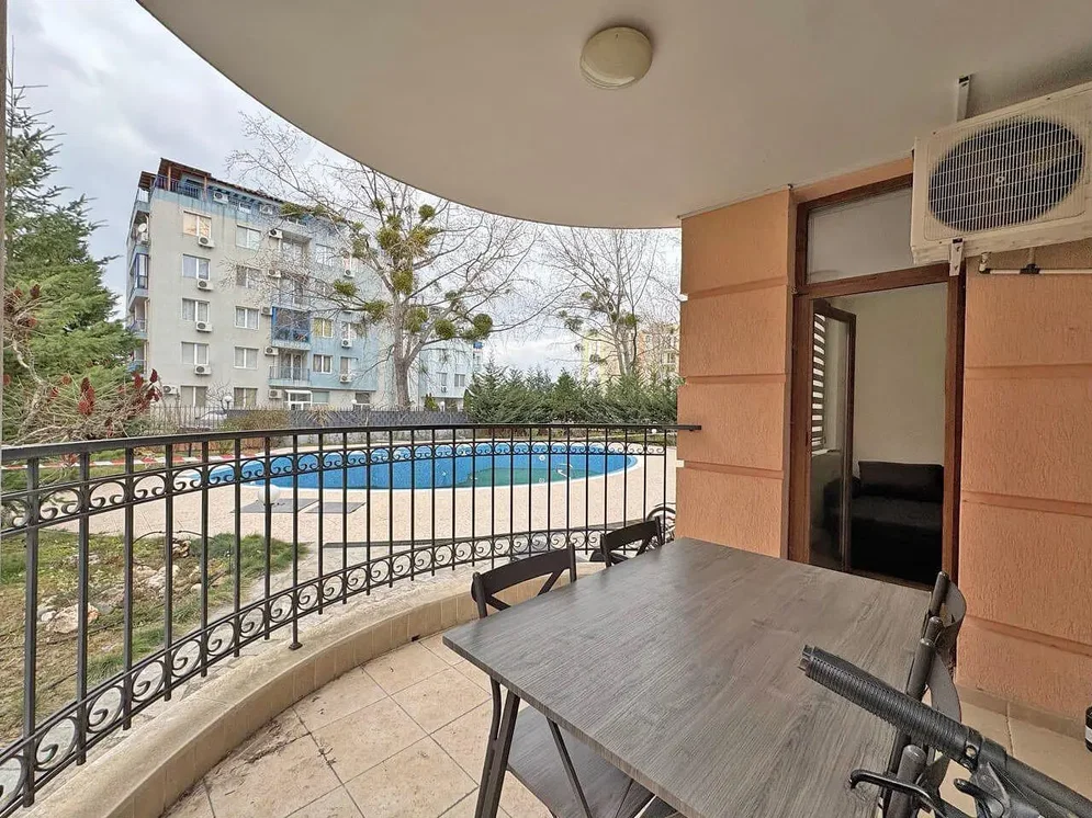 Balcon; vue, carrelage