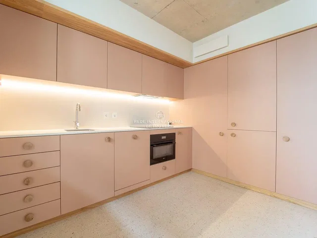 Cuisine; électroménager, rénové, lumière naturelle