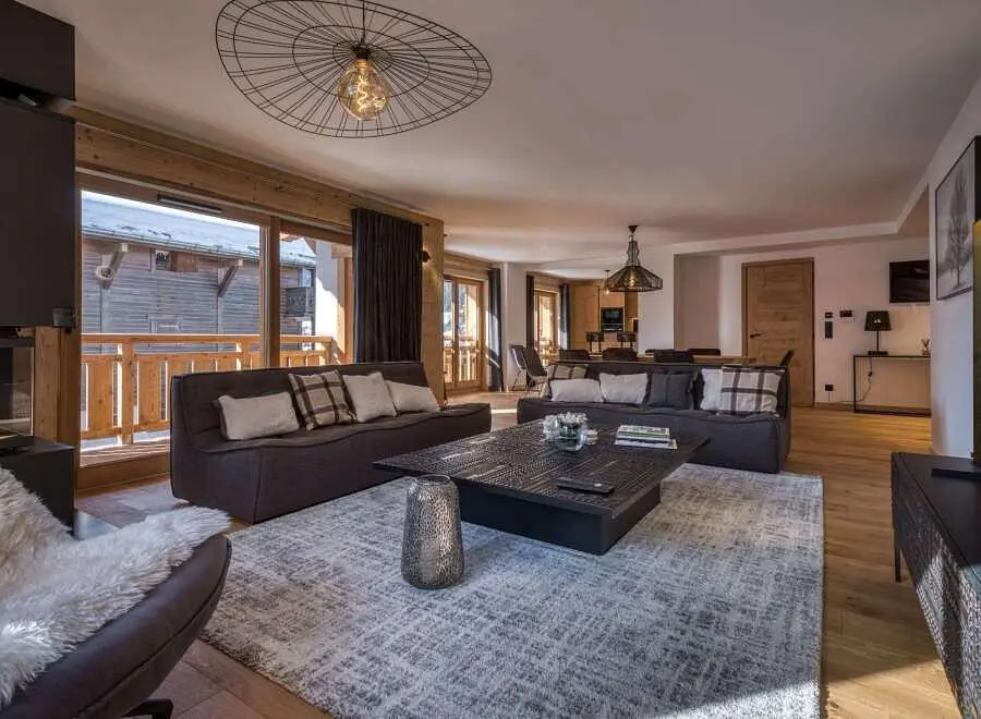 Wohnzimmer; holzboden, tageslicht, rustikaler stil