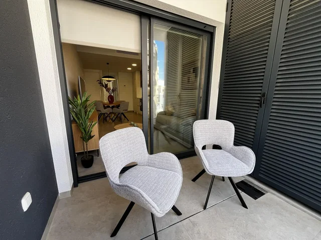 Balkon; přirozené světlo, moderní styl