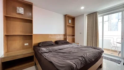 Schlafzimmer; tageslicht, holzboden