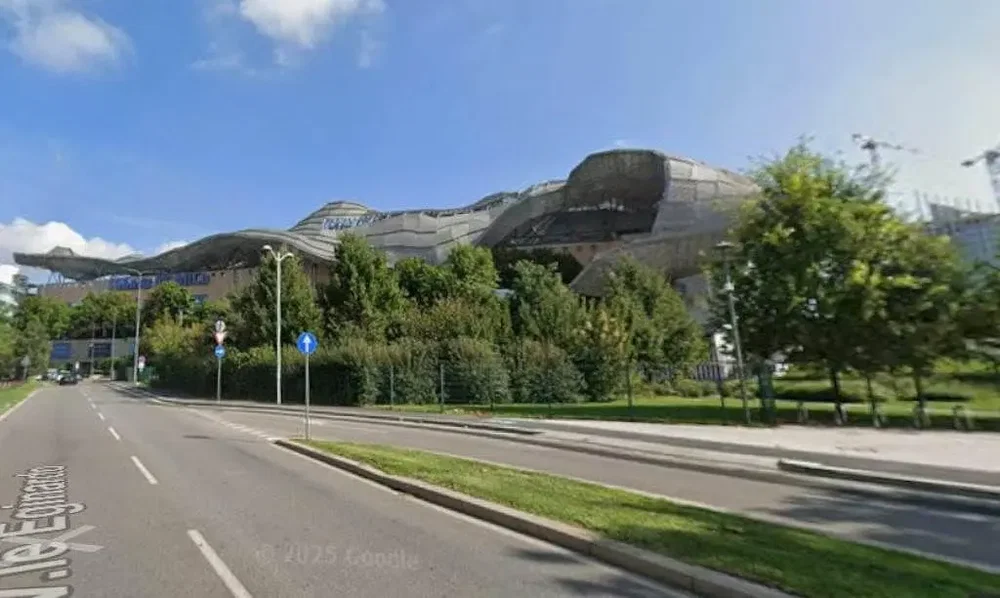 Кућа и околина