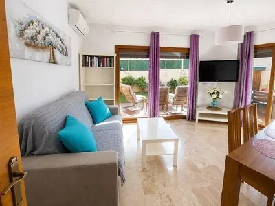 Wohnzimmer; tageslicht, moderner stil