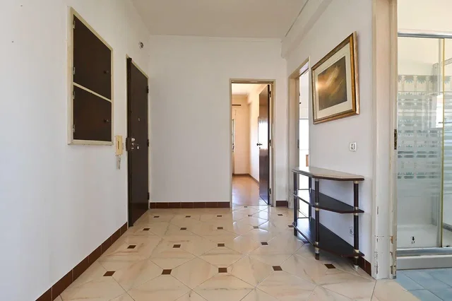 Autre; carrelage, lumière naturelle