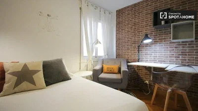 Bedroom; natural light, modern style