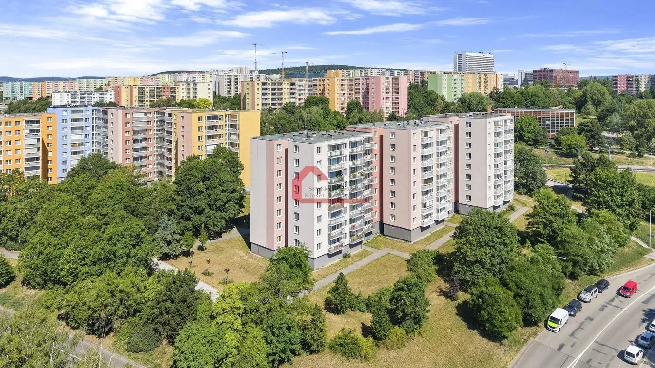 Dům a okolí