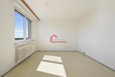Ostatní; přirozené světlo, nutná rekonstrukce