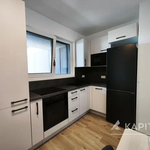 مطبخ; أجهزة المطبخ, أرضية خشبية, مجدد, ضوء طبيعي