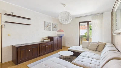 Soggiorno; luce naturale, stile moderno