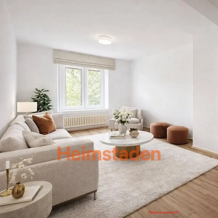 Living room; natural light, modern style, wood floor