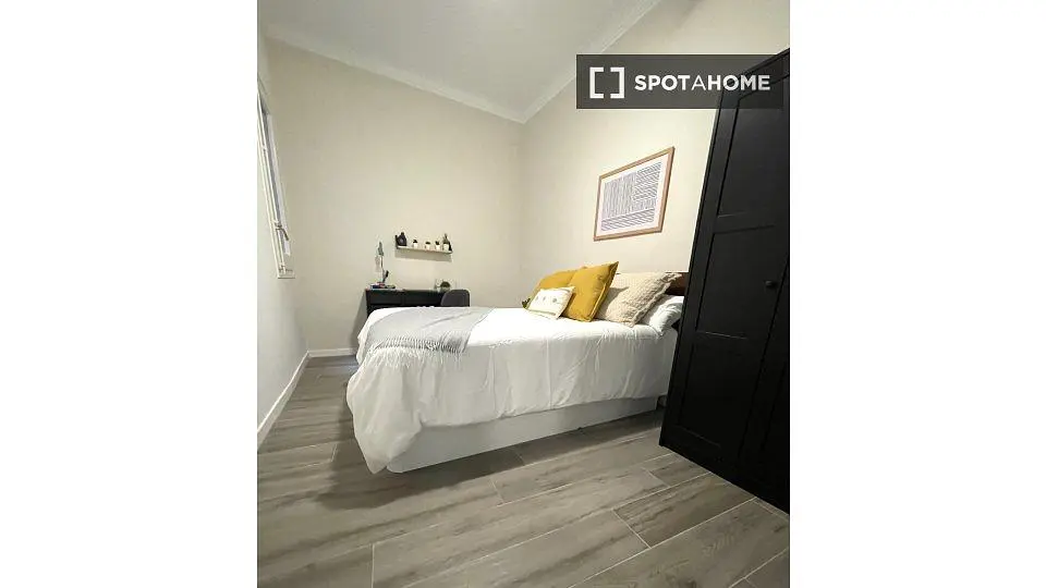 Bedroom; wood floor, natural light