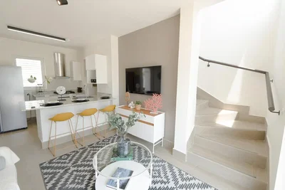 Salón; luz natural, suelo de baldosas, estilo moderno, electrodomésticos