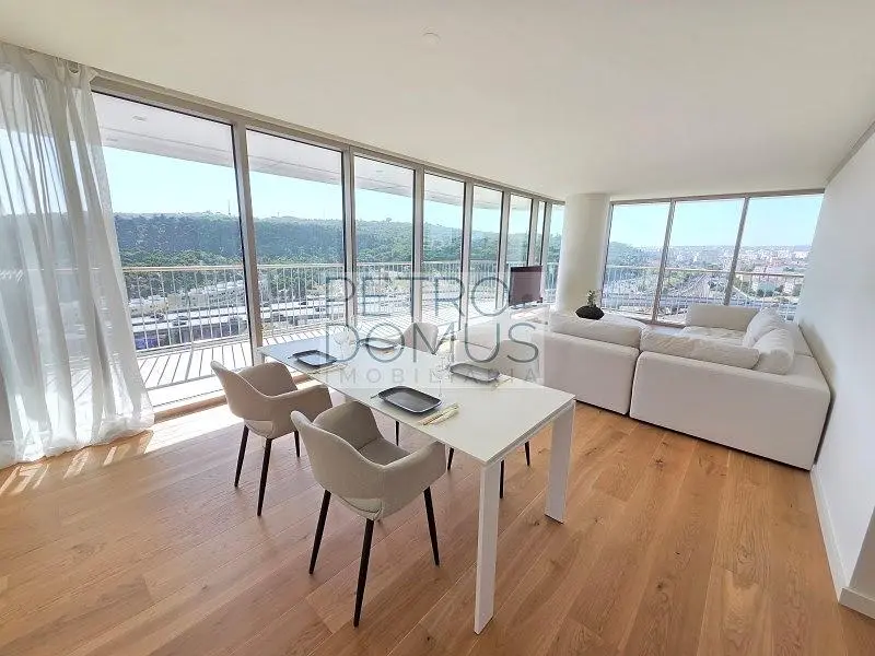Salón; vista, suelo de madera, luz natural