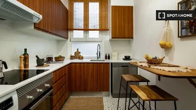 Kitchen; kitchen appliances, natural light, modern style