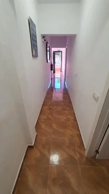Altro; pavimento in piastrelle
