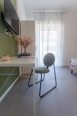 Spavaća soba; pločice, prirodna svjetlost