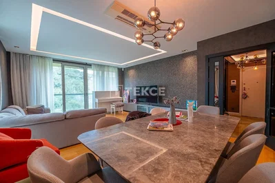 Wohnzimmer; tageslicht, moderner stil, holzboden