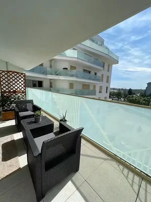 Balkon; pogled, prirodno svjetlo, pločice