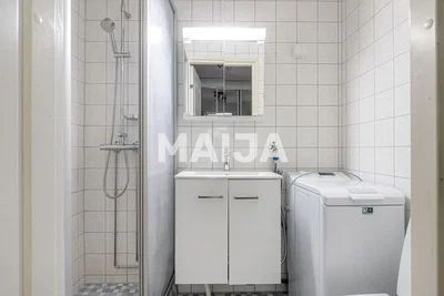 Badezimmer; fliesenboden, renoviert, tageslicht