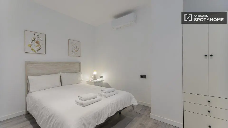 Slaapkamer; natuurlijk licht, moderne stijl