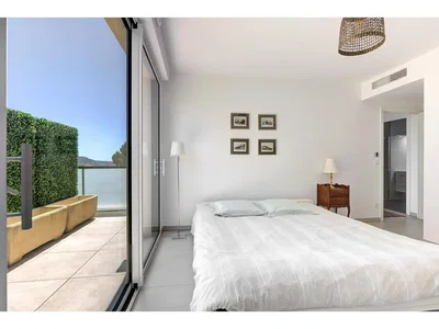 Bedroom; natural light, view