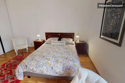 Schlafzimmer; holzboden, tageslicht