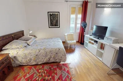 Schlafzimmer; tageslicht, holzboden