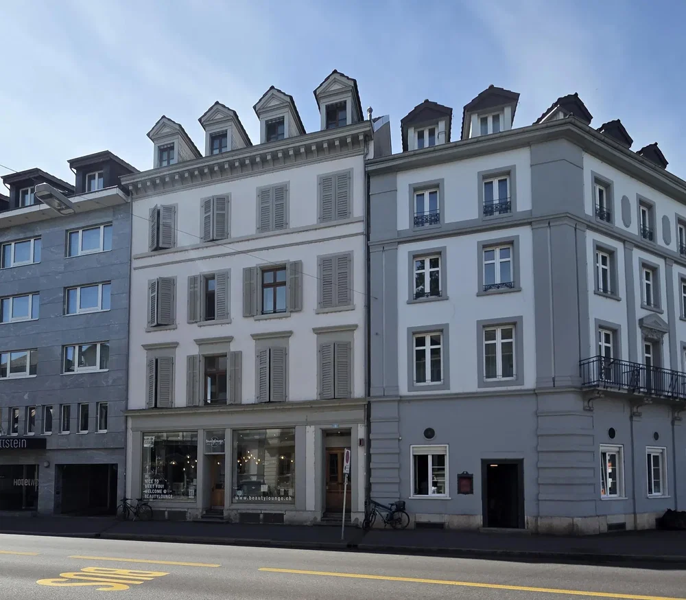 House and surroundings