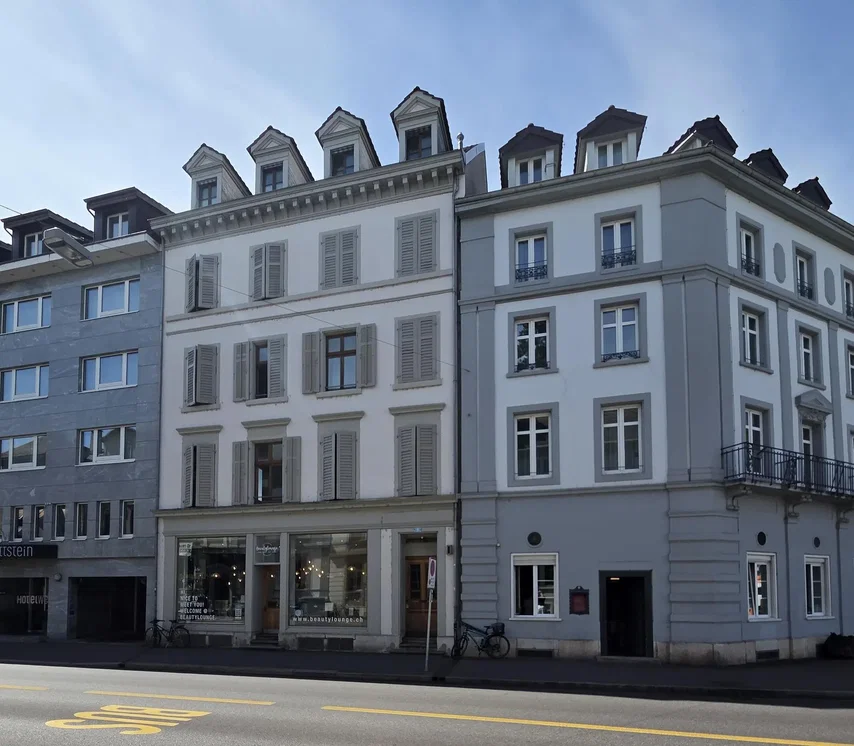 House and surroundings