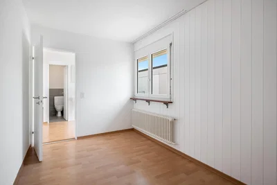 Camera da letto; pavimento in legno, luce naturale