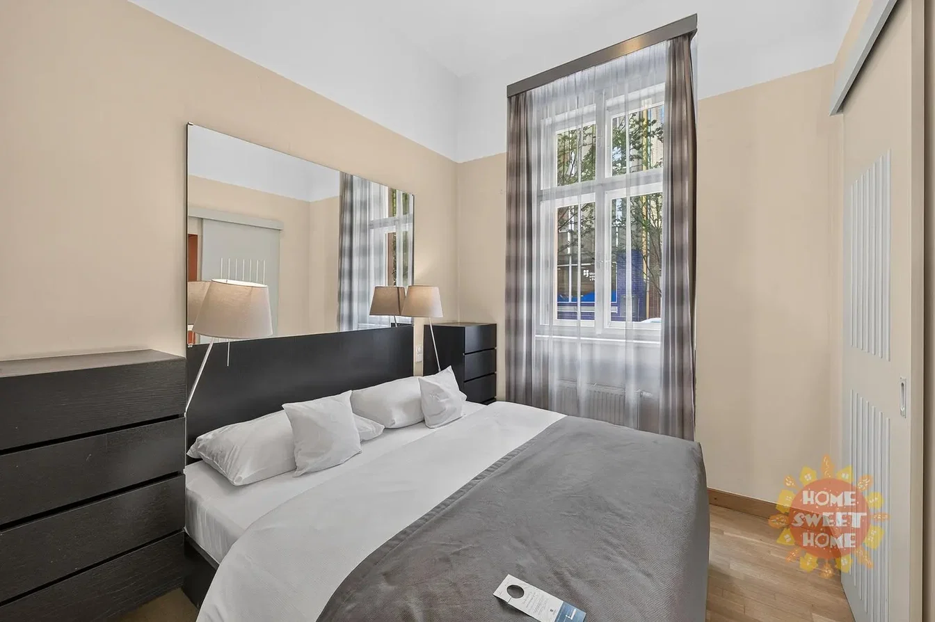 Camera da letto; luce naturale, stile moderno
