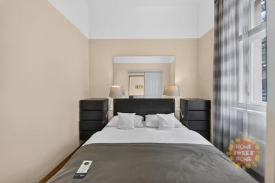 Camera da letto; luce naturale, stile moderno