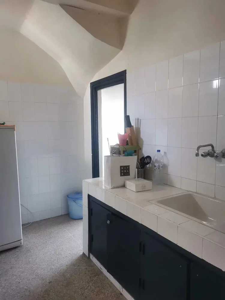 مطبخ; أرضية من البلاط, أجهزة المطبخ