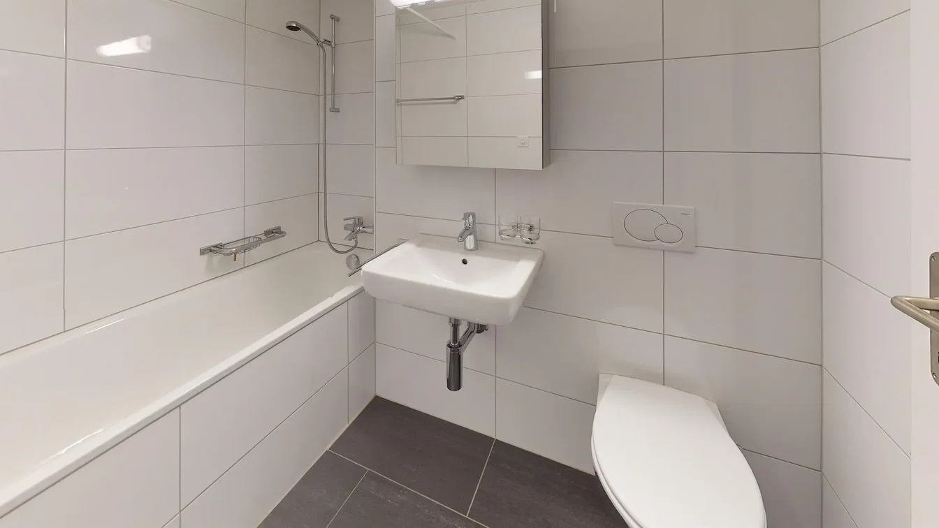 Bagno; pavimento in piastrelle