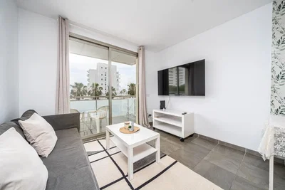 Wohnzimmer; blick, tageslicht, moderner stil, fliesenboden