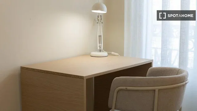 Outro; luz natural, estilo moderno