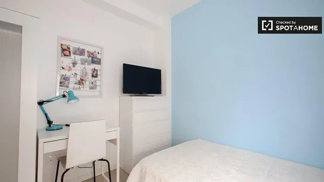 Quarto; luz natural, estilo moderno