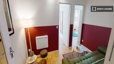 Wohnzimmer; tageslicht, holzboden, moderner stil