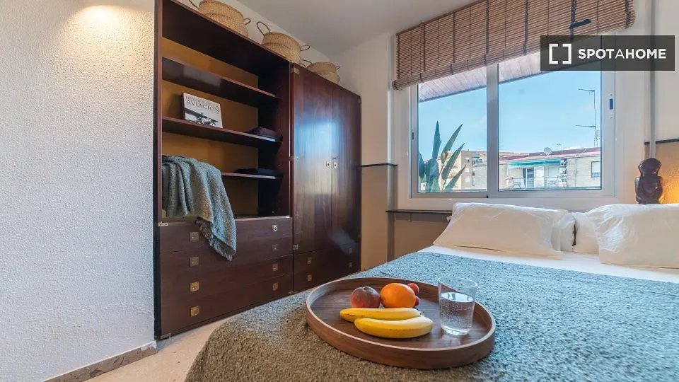 Schlafzimmer; tageslicht, moderner stil