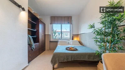 Schlafzimmer; tageslicht, holzboden