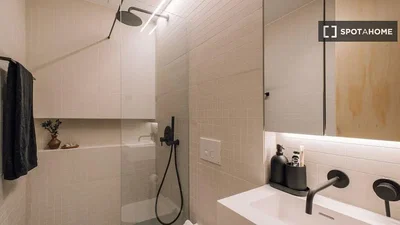Badezimmer; renoviert, tageslicht