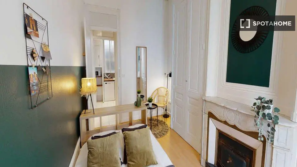 Bedroom; natural light, rustic style, wood floor