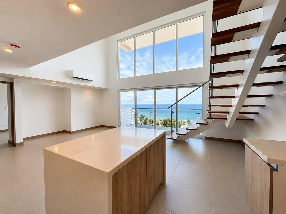 Mutfak; manzara, fayans zemin, doğal ışık, modern stil