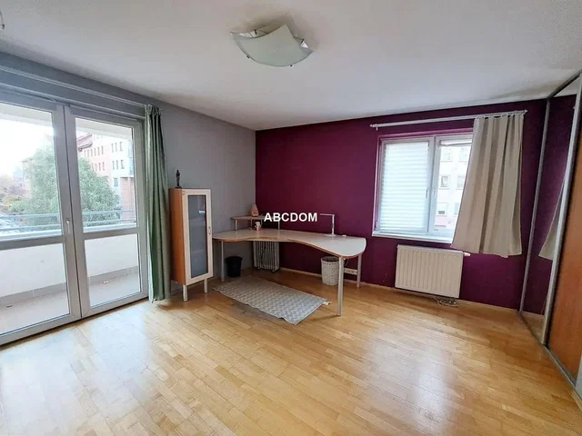 Chambre; parquet, lumière naturelle, vue