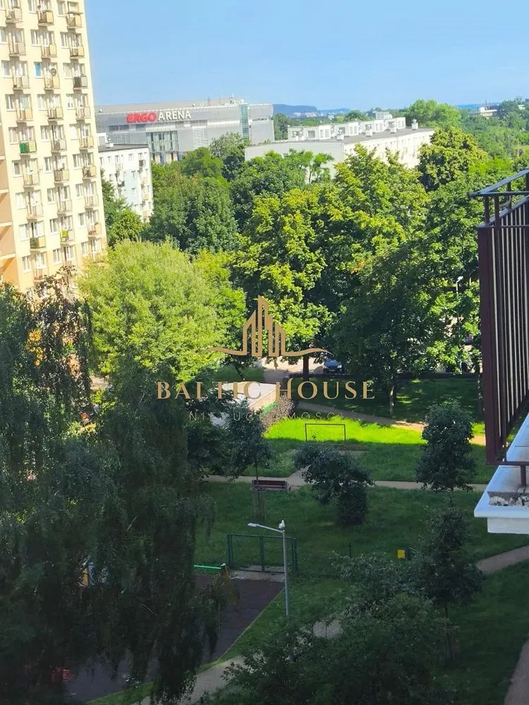Балкон; поглед, природно светло