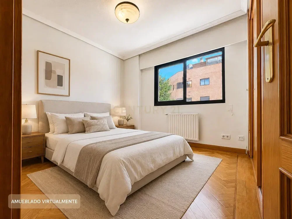 Chambre; parquet, lumière naturelle