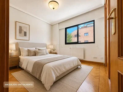 Chambre; parquet, lumière naturelle
