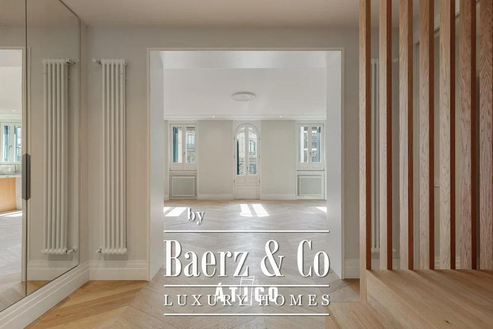 Otro; suelo de madera, luz natural, estilo moderno