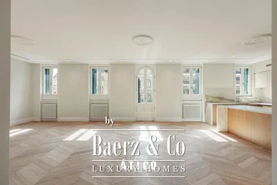 Cocina; suelo de madera, luz natural, renovado